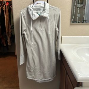 Tommy Bahama’s long pull over sweatshirt in beige